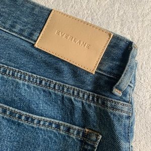 The Curvy 90’s Cheeky Straight Jean Ankle Lenth